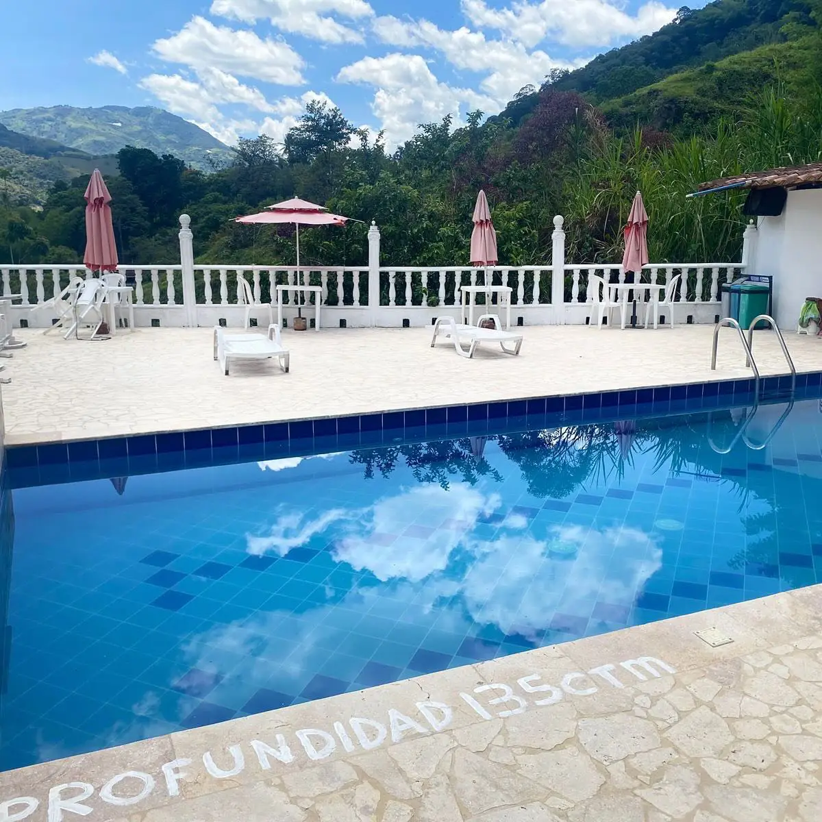 piscina finca hotel el recreo